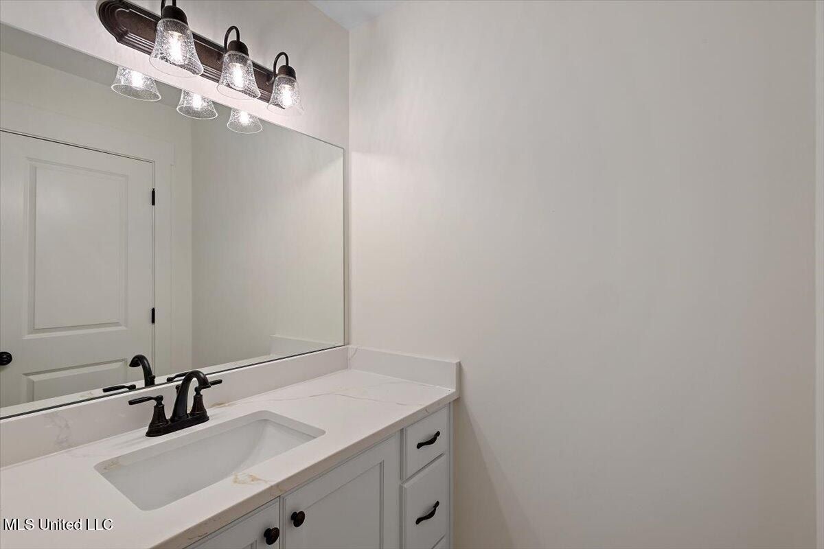 902 Coahoma Court. Nesbit, MS 38651