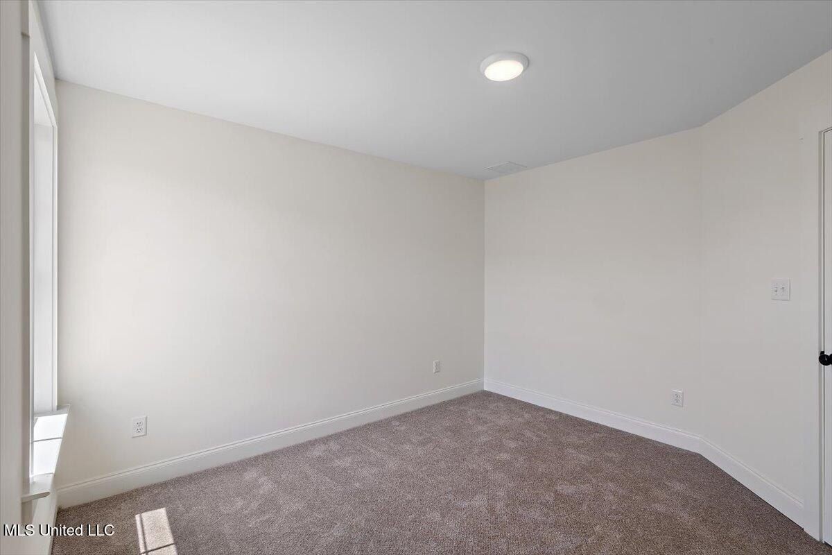 902 Coahoma Court. Nesbit, MS 38651