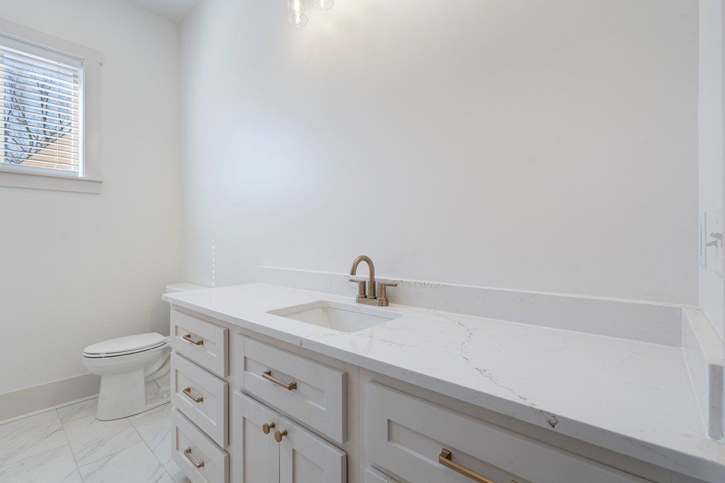 1010 Lily Lane. Oxford, MS 38655