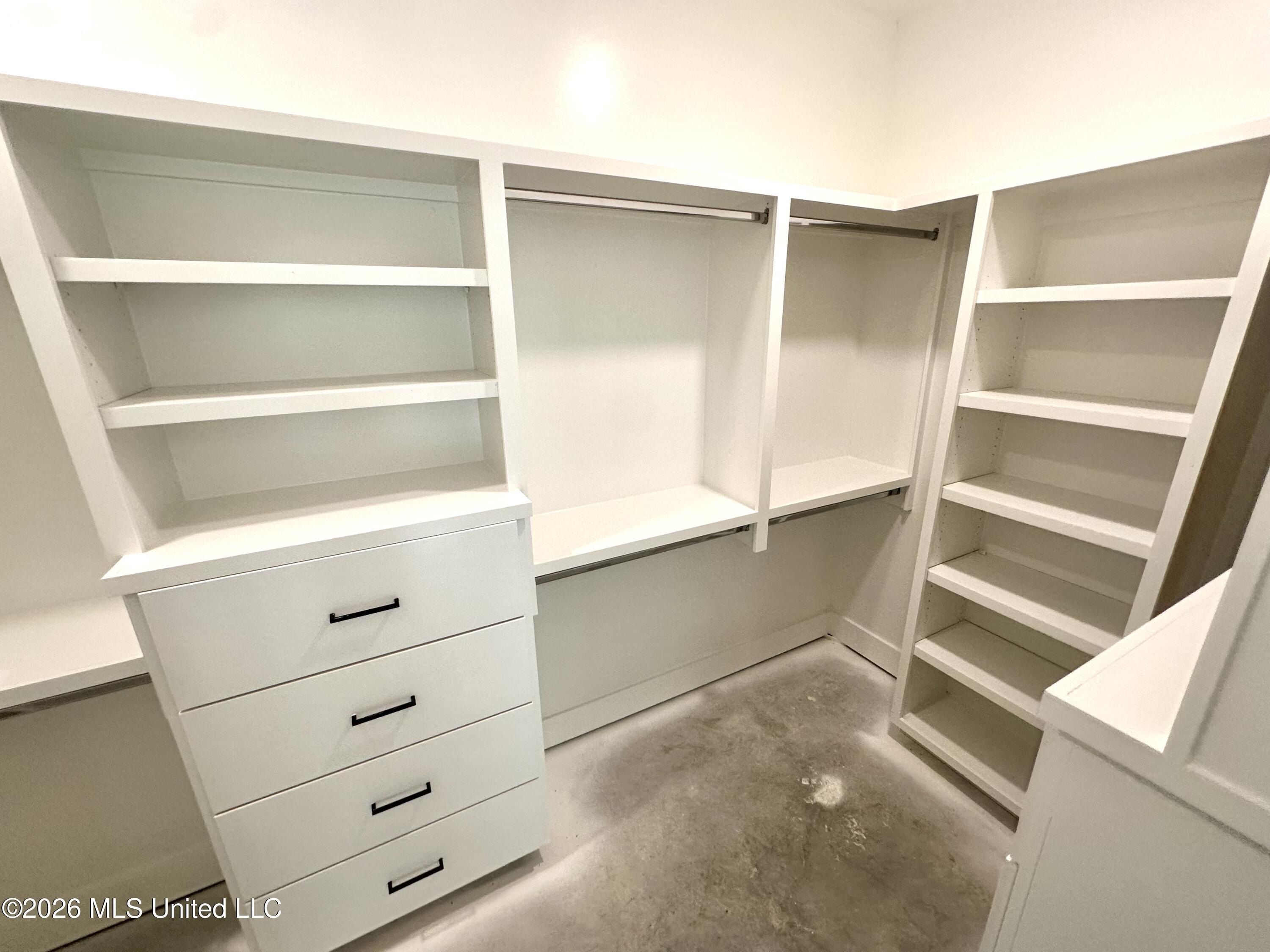 2951 Eden Lane. Nesbit, MS 38651