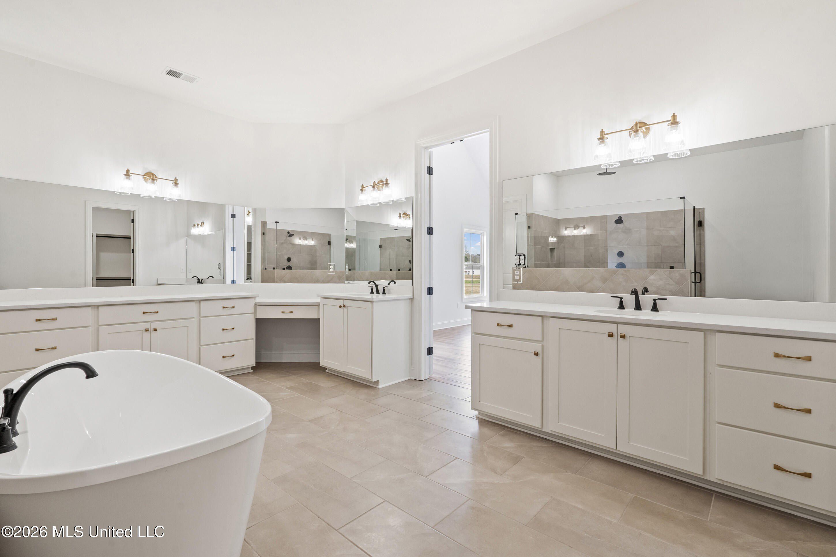 5112 Grays Valley Drive. Hernando, MS 38632