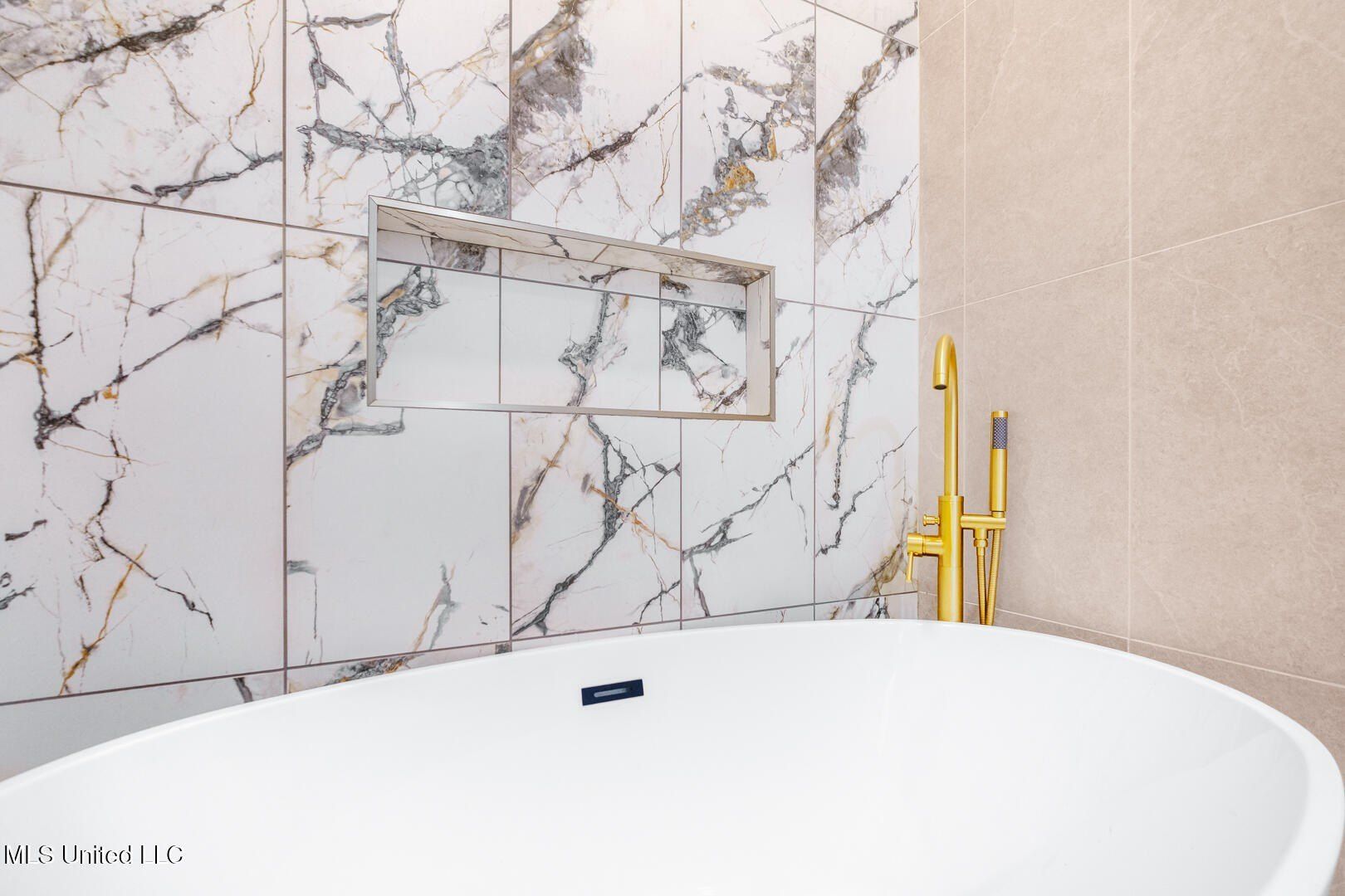 5 Hanging Oak Circle. Gulfport, MS 39507