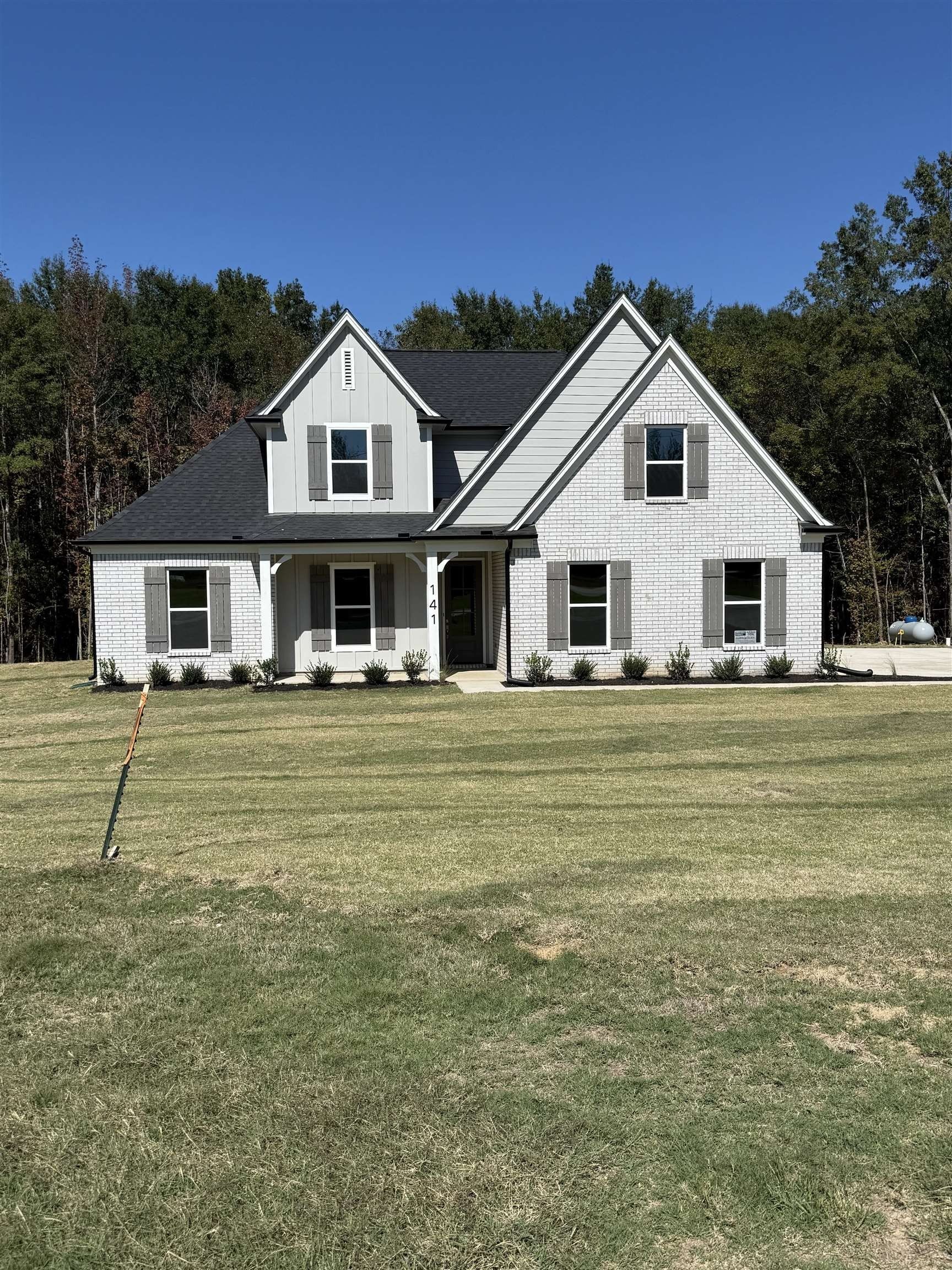 309 Centerline Roper. Byhalia, MS 38611