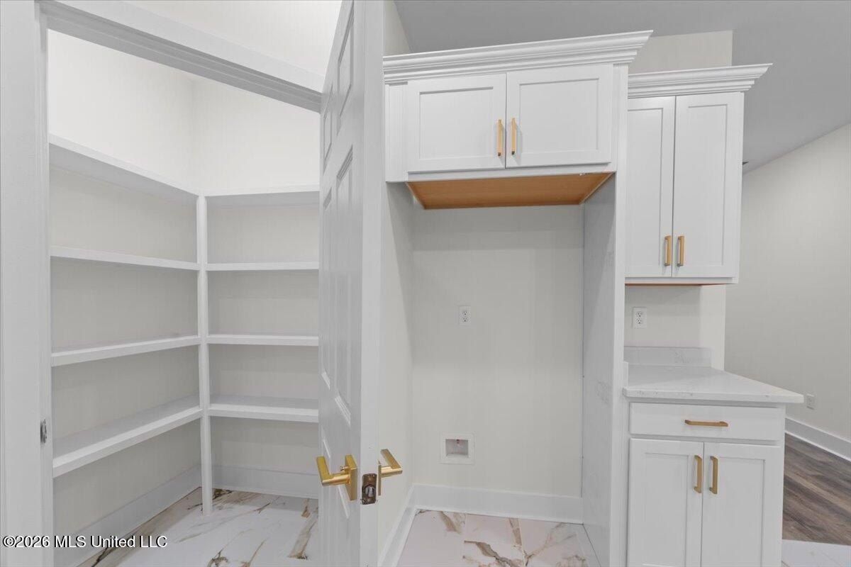 185 Lee Creek Cove. Byhalia, MS 38611