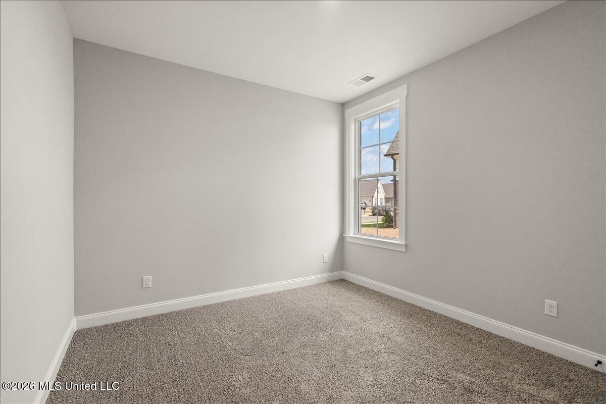 854 Coahoma Court. Nesbit, MS 38651