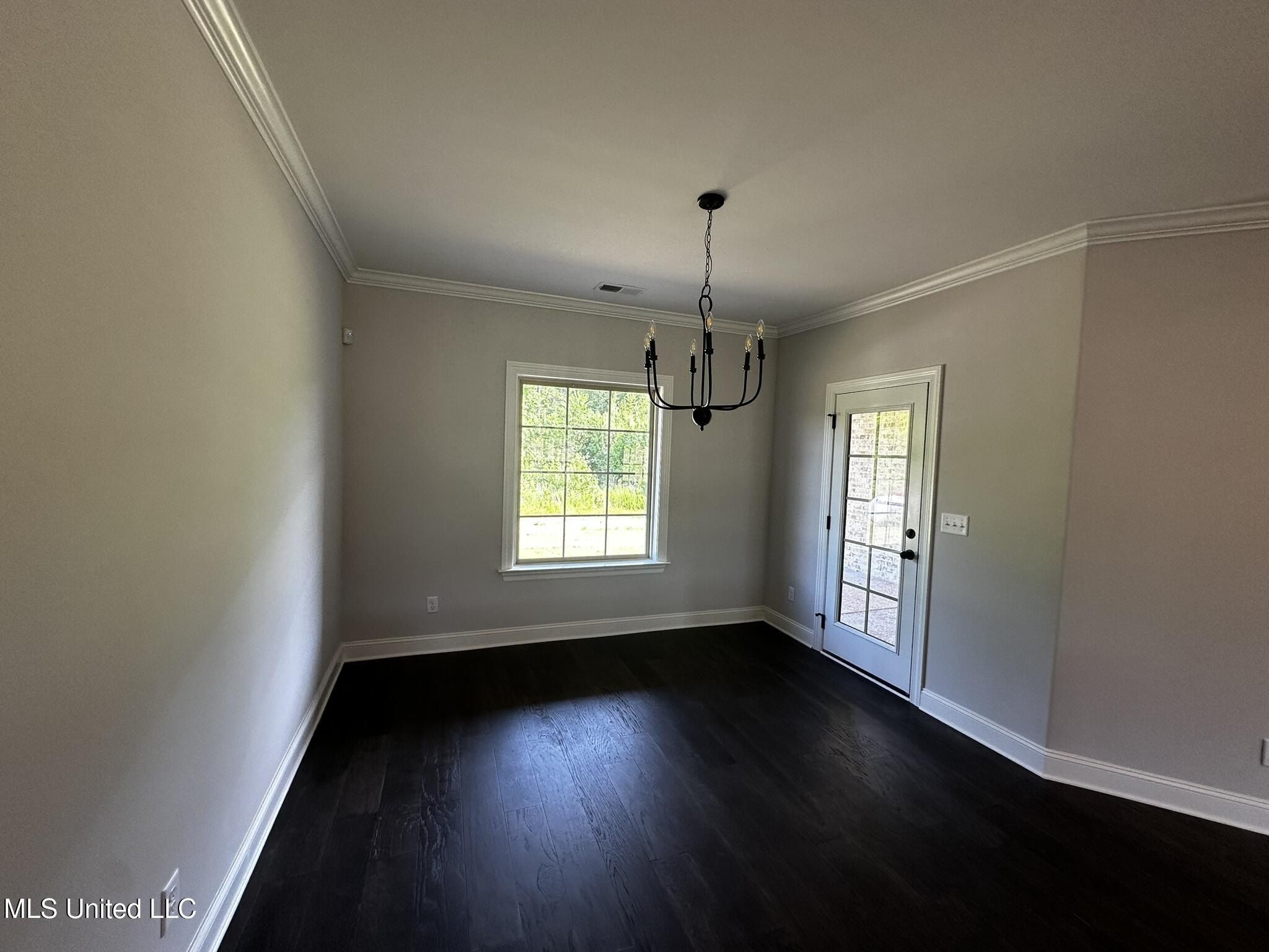 410 Poplar Lane. Holly Springs, MS 38635