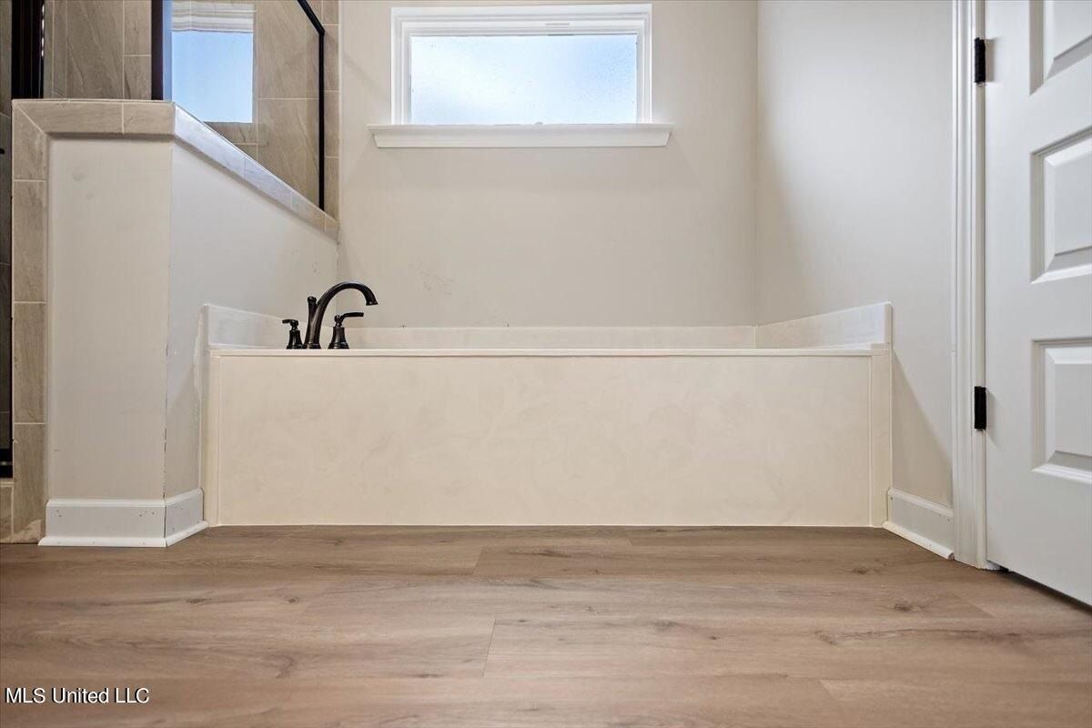 6498 Beckett Lane. Olive Branch, MS 38654