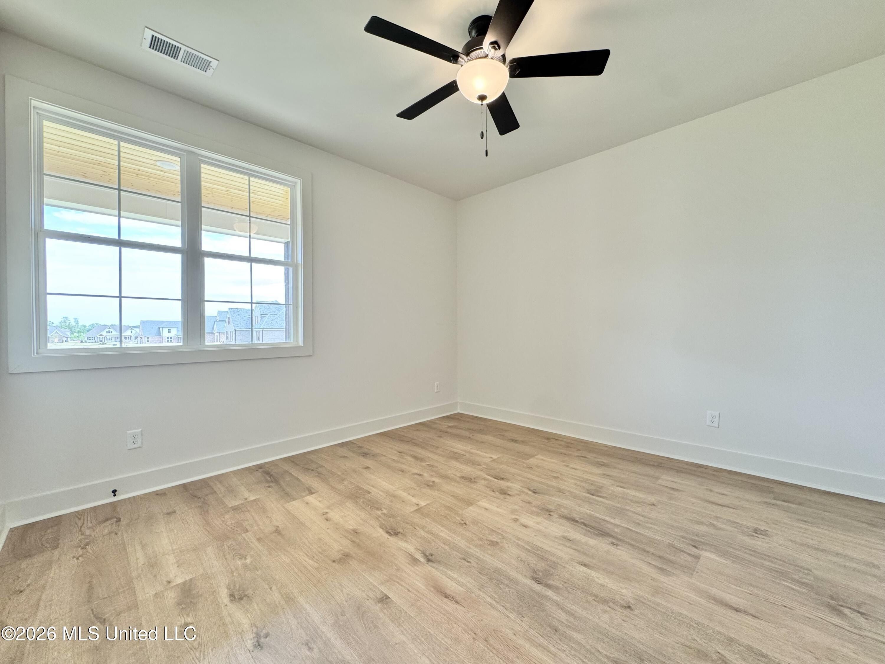 4220 Adriane Cove. Nesbit, MS 38651