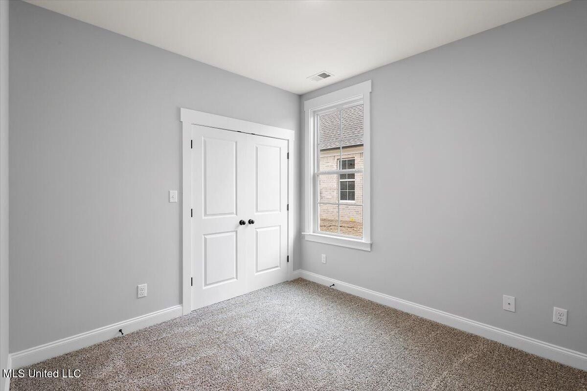 842 Coahoma Court. Nesbit, MS 38651