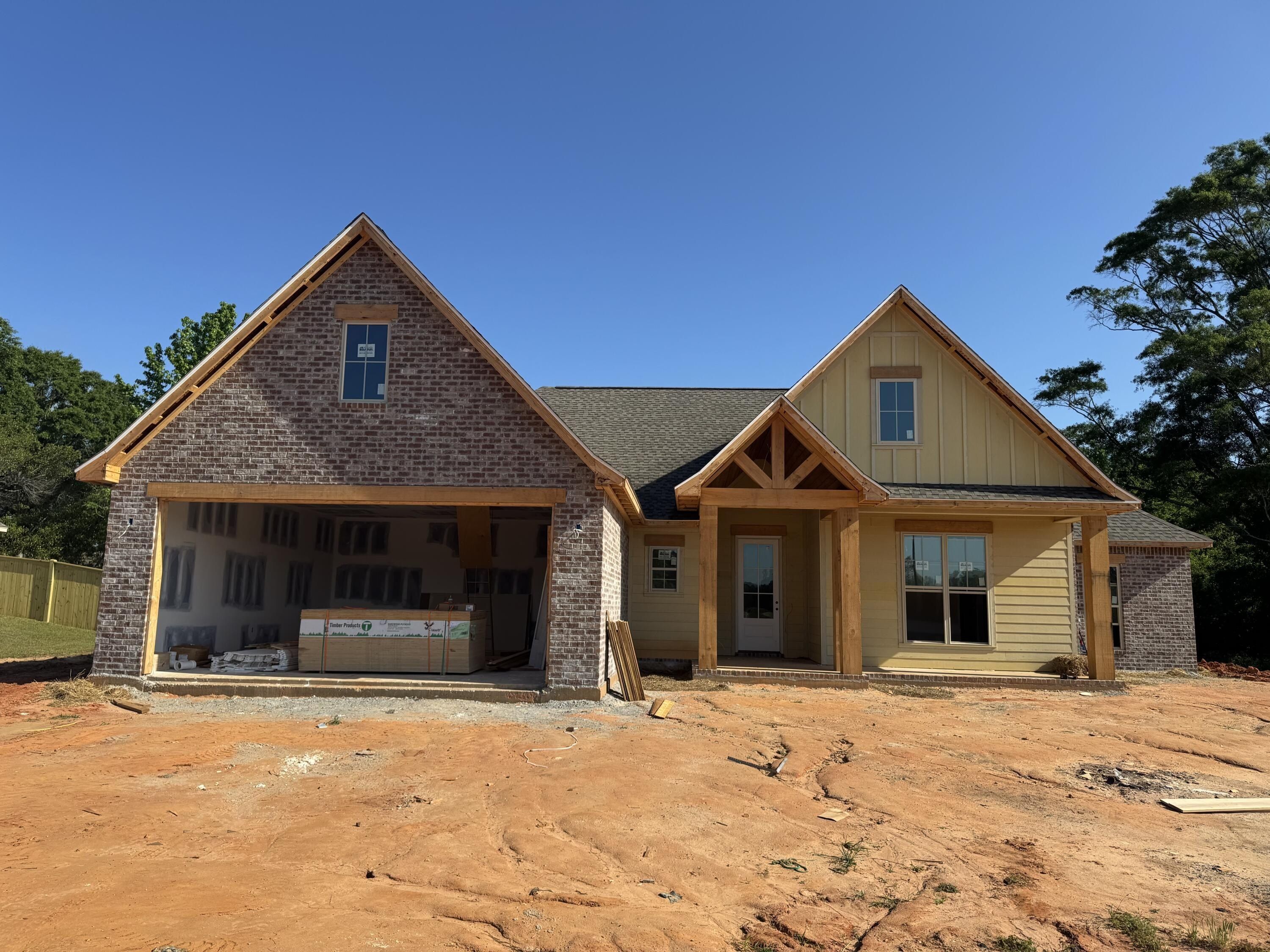 128 Micawber Loop. Hattiesburg, MS 39402