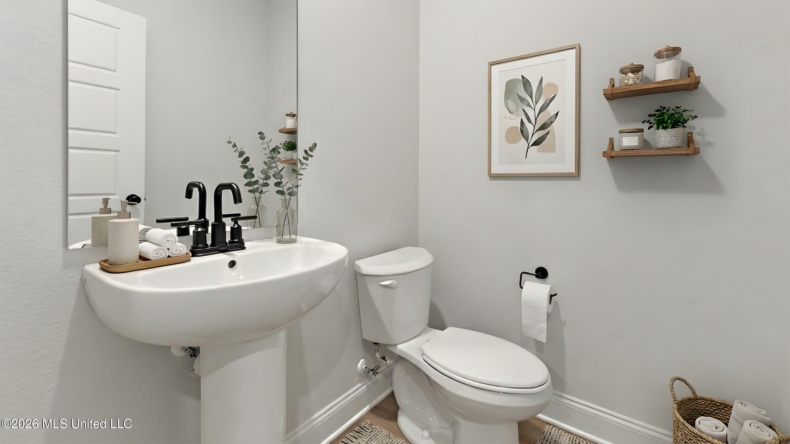 6636 Palm Pointe Drive. Ocean Springs, MS 39564