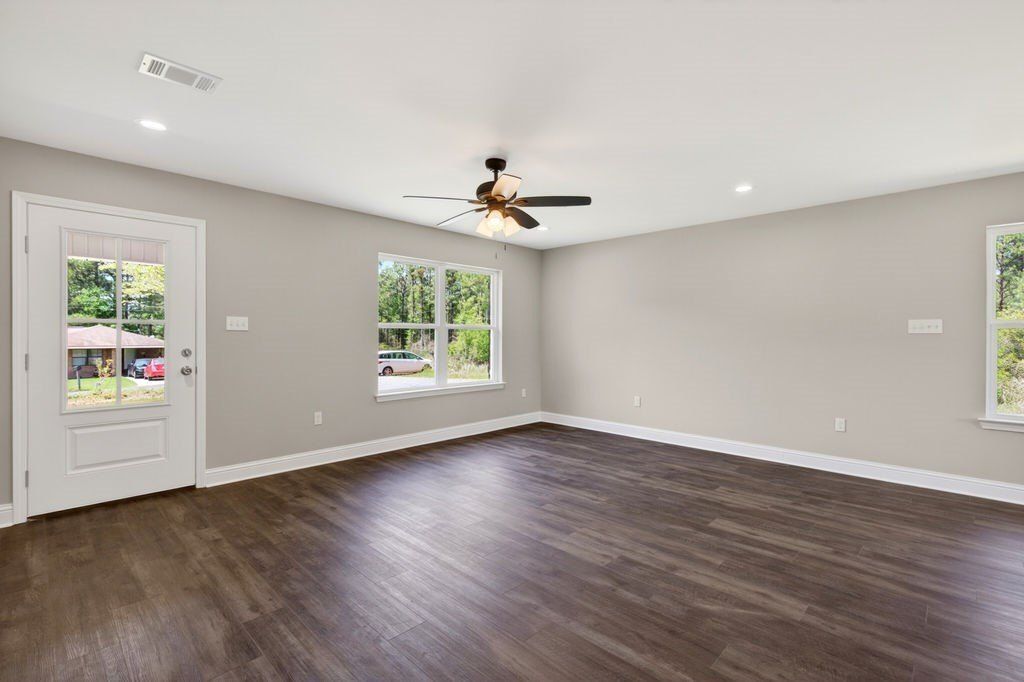 48 John Travis Rd. Poplarville, MS 39470