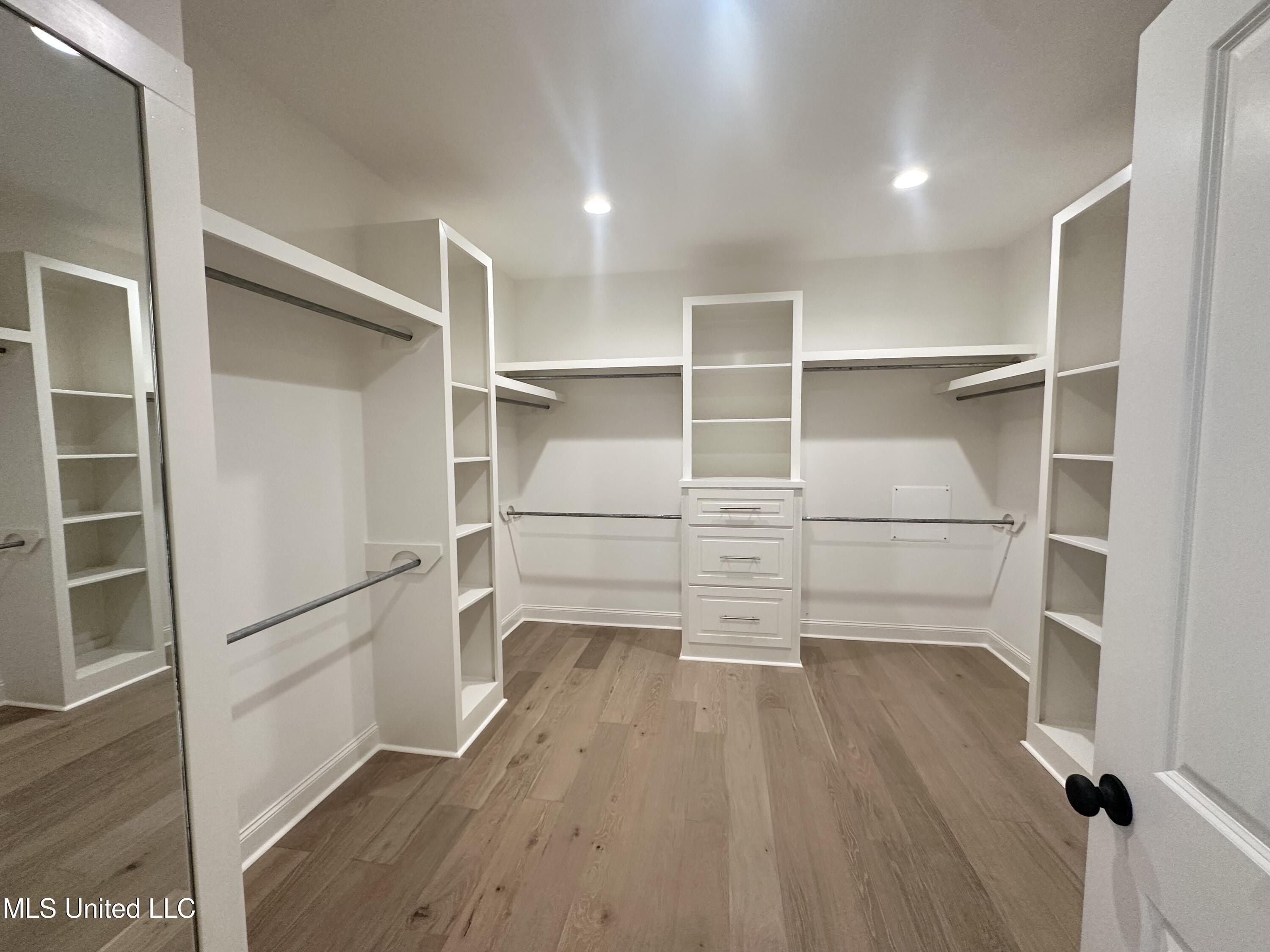 444 Aurora Circle. Canton, MS 39046