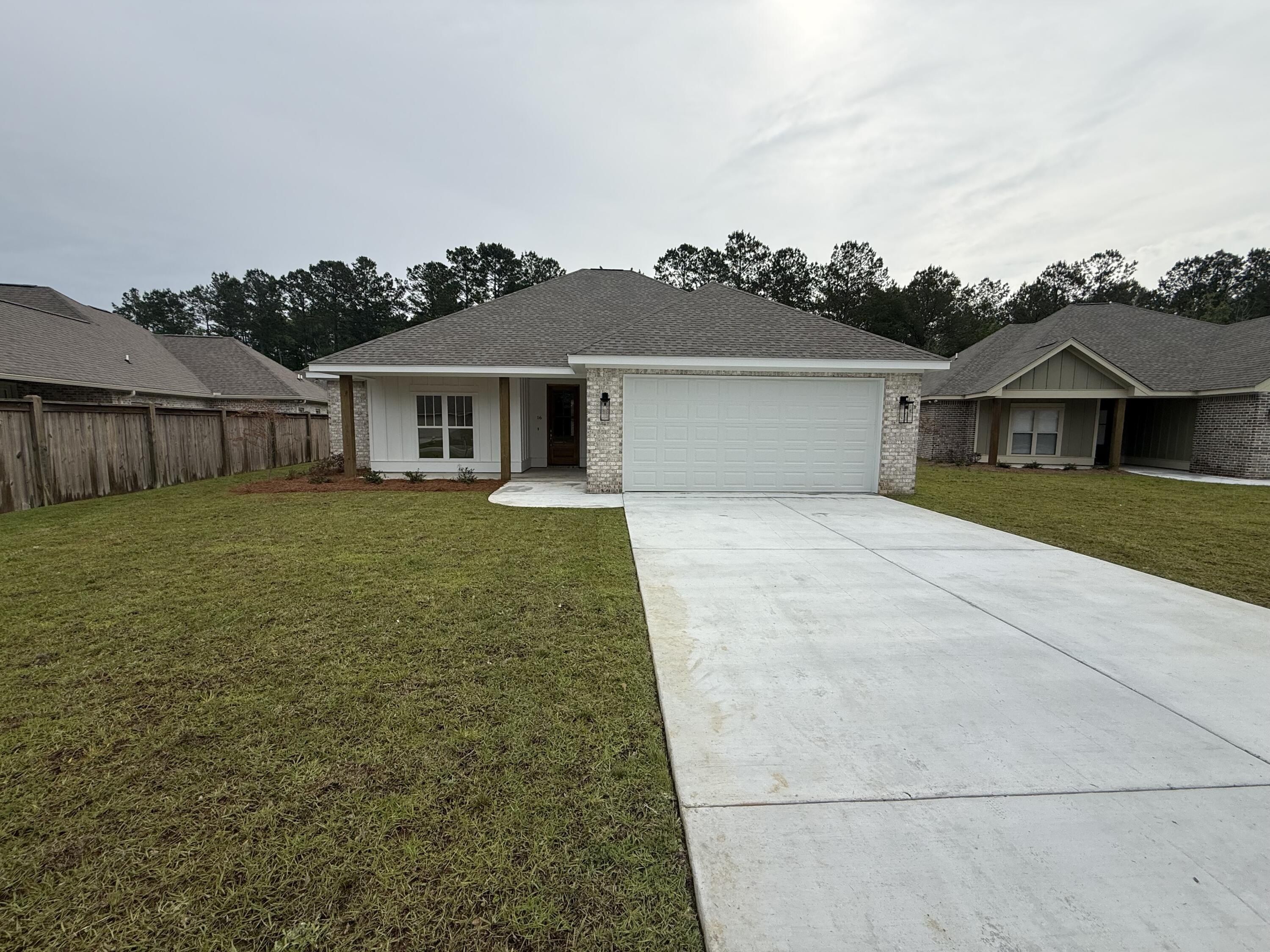 16 Augusta Ct E. Hattiesburg, MS 39402