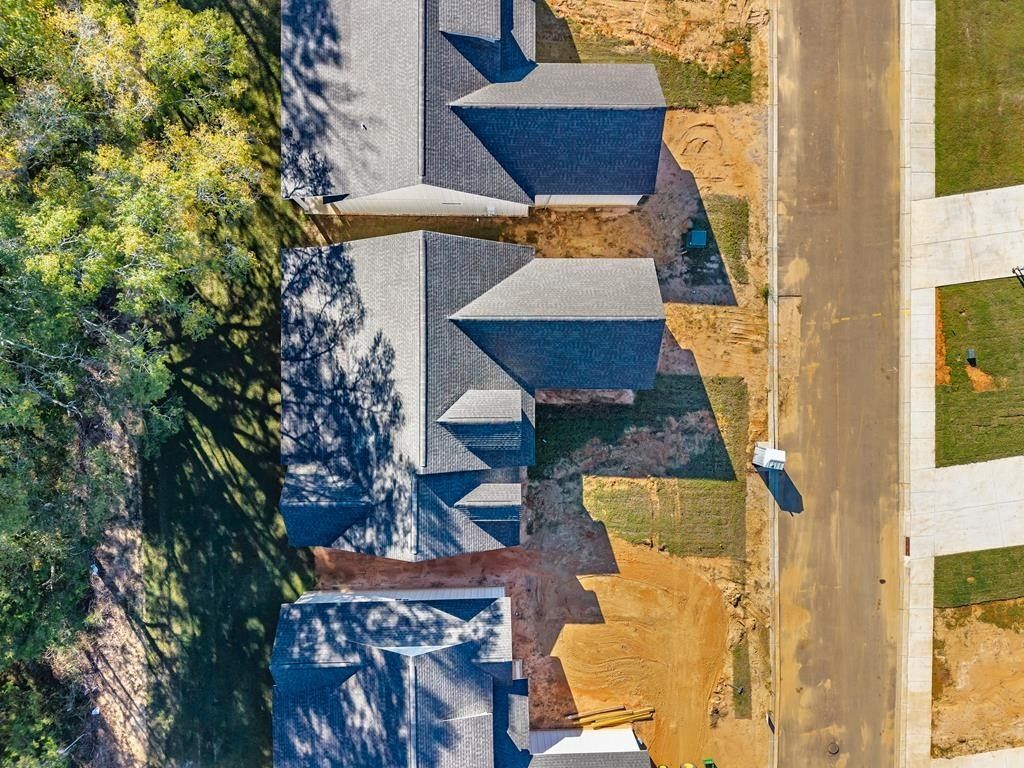 1012 Lily Lane. Oxford, MS 38655