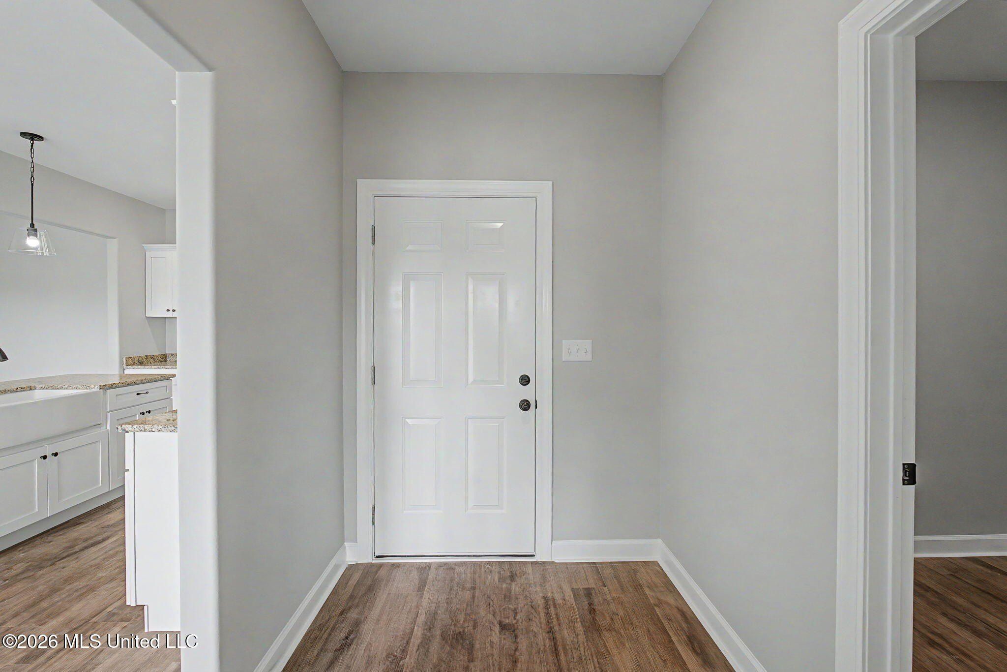 11905 Eason Farm Road. Byhalia, MS 38611