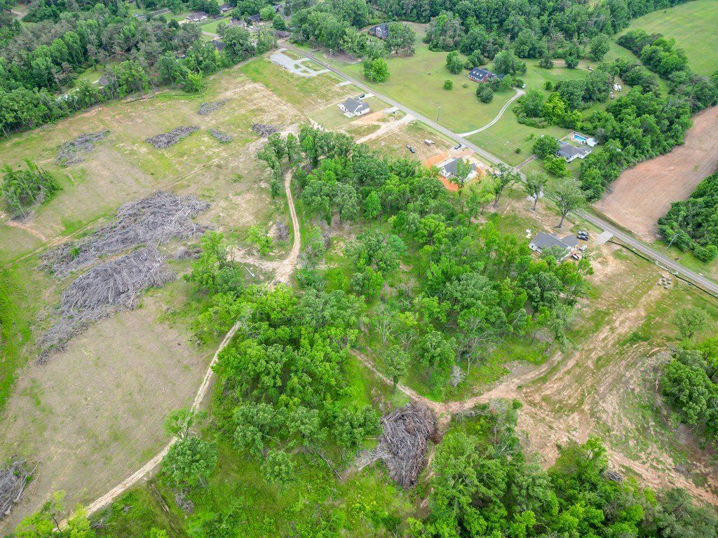 703 Oxford Loop. New Albany, MS 38652