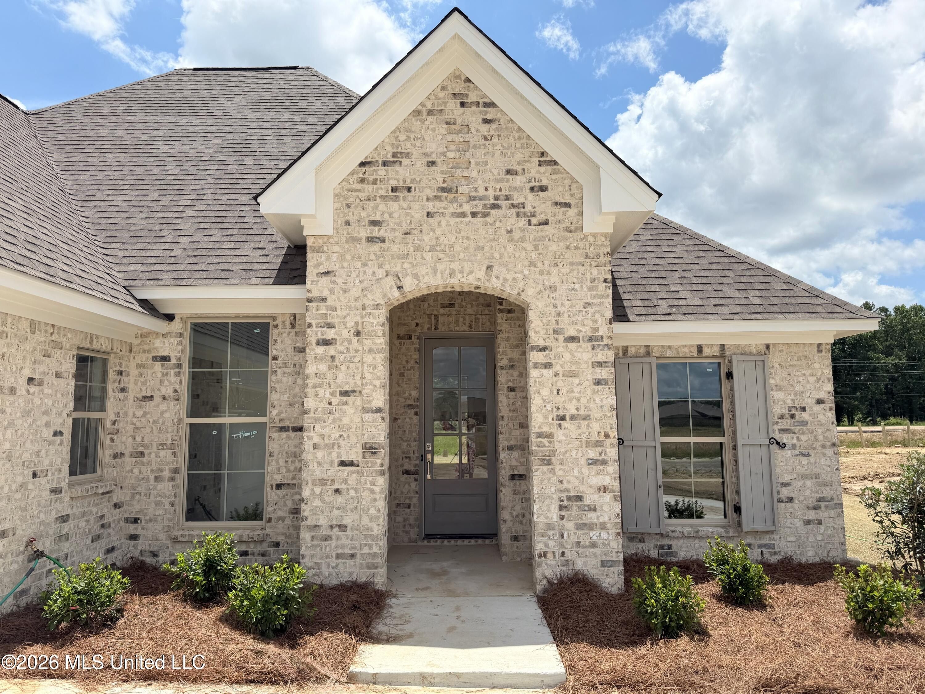 Mesa Cove. Madison, MS 39110