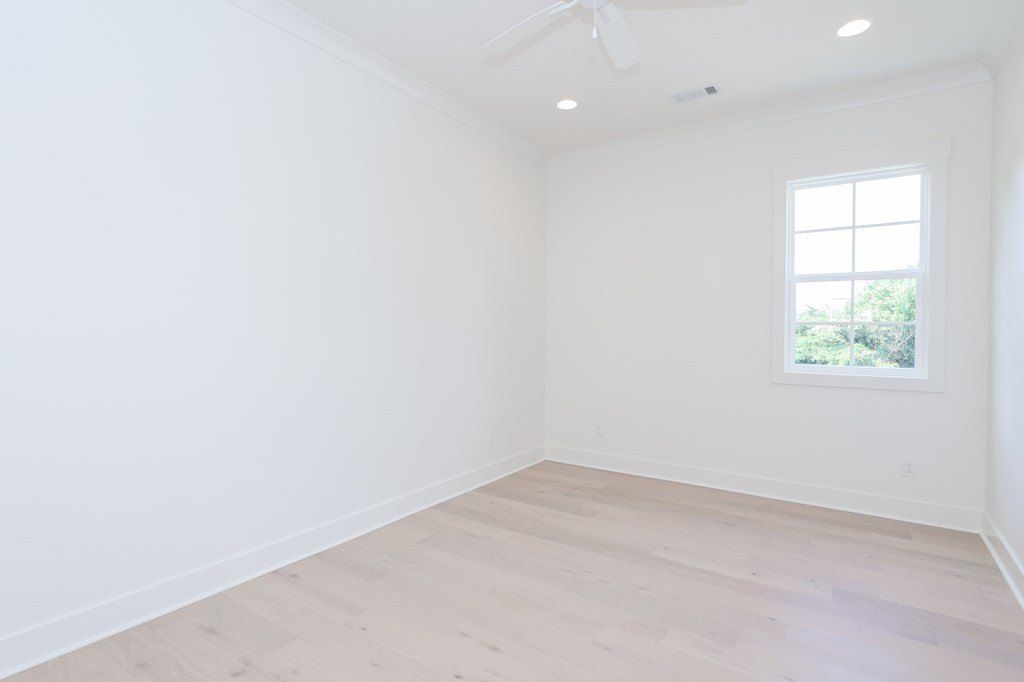 1016 Molly Barr Rd 1. Oxford, MS 38655