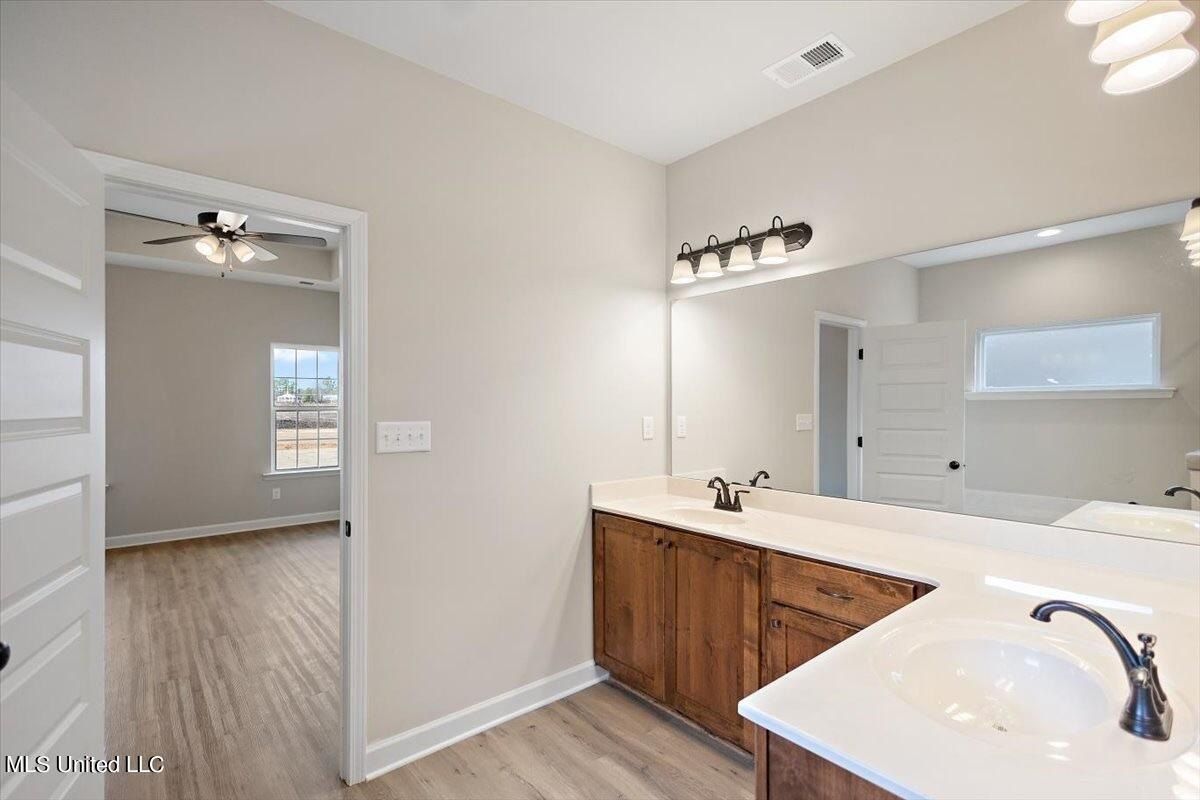 6579 E John Hamilton Way. Olive Branch, MS 38654