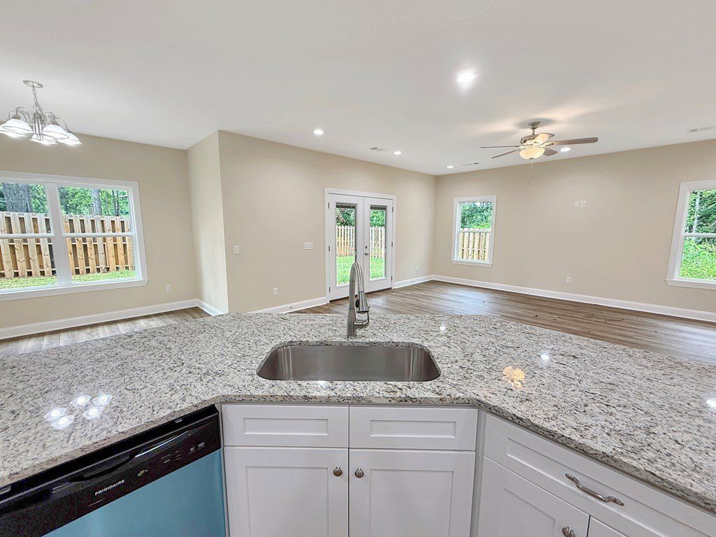 242 E Oxford Street. Pontotoc, MS 38863