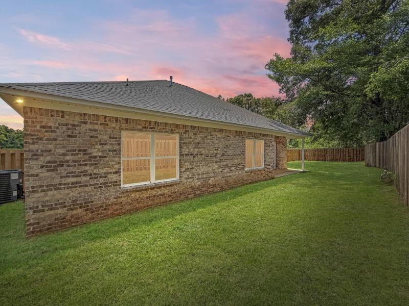 240 E Oxford St. Pontotoc, MS 38863