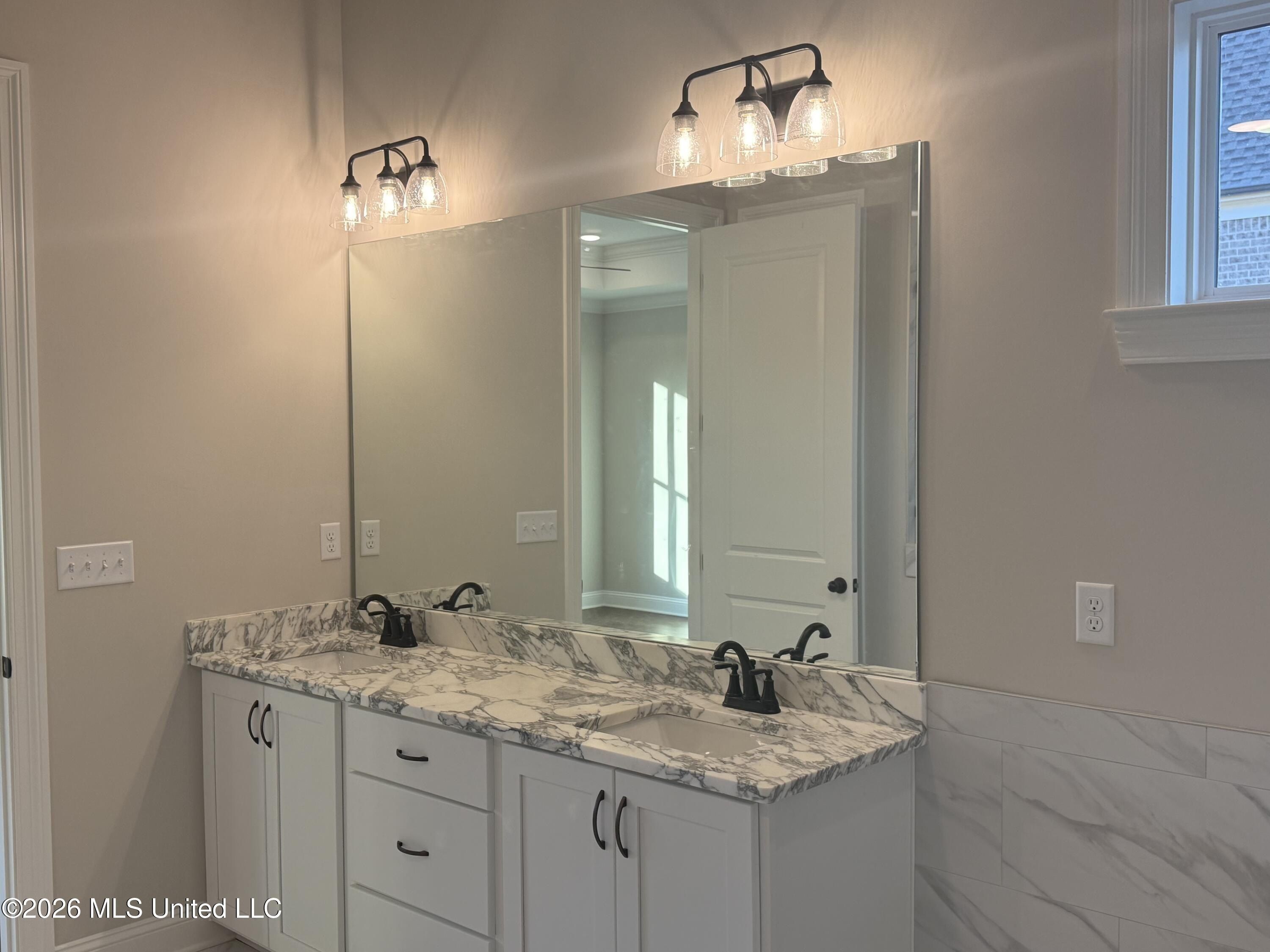 2275 Livingston Way. Hernando, MS 38632