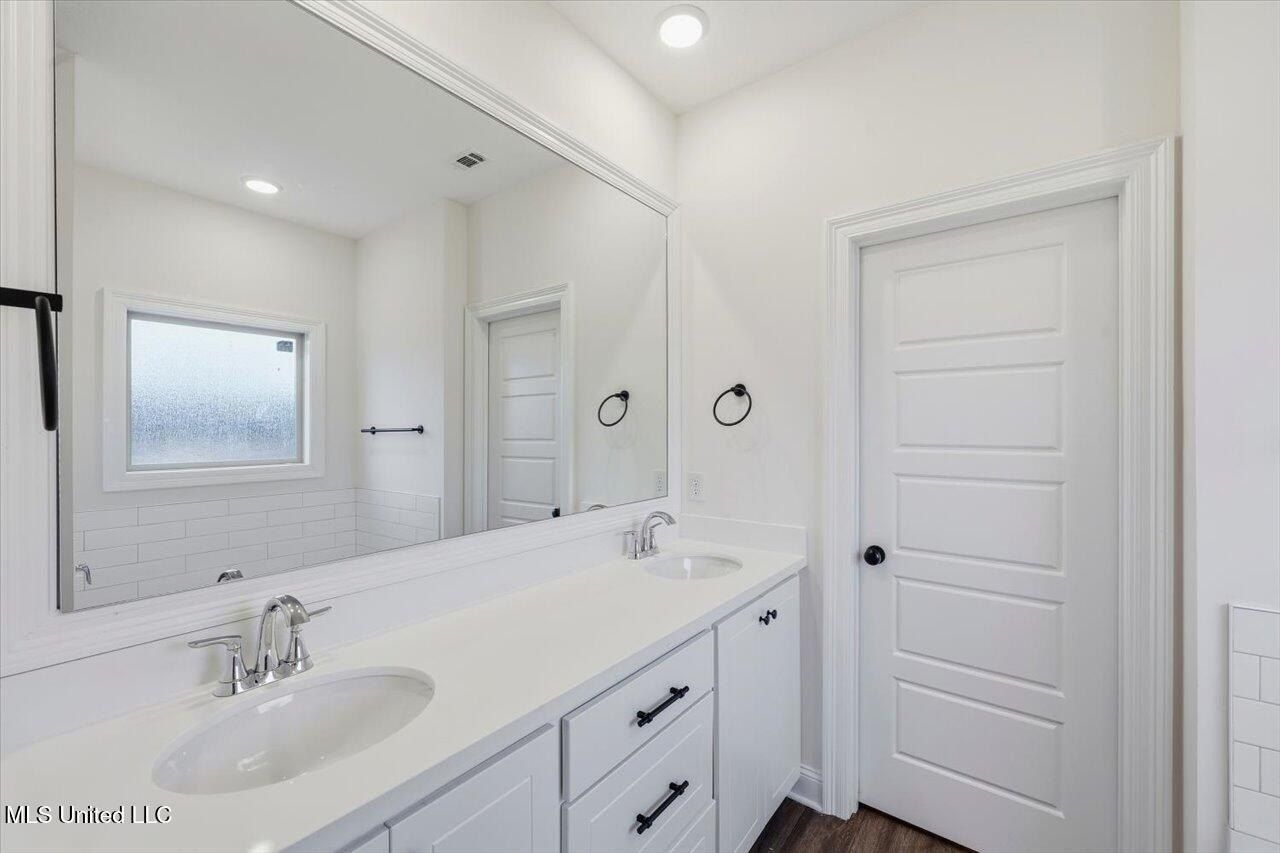 451 Baleigh Way. Canton, MS 39046