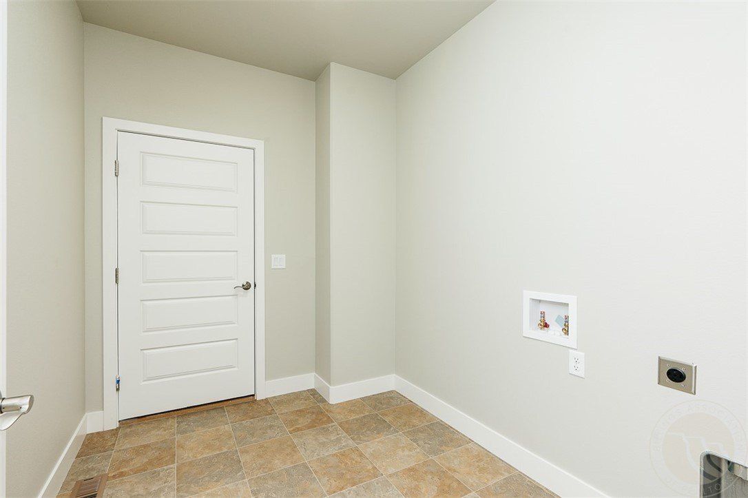 577 Chino Circle. Billings, MT 59105