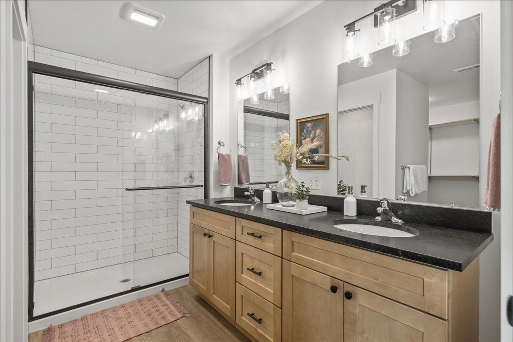 5458 Apple Rose Lane. Billings, MT 59106