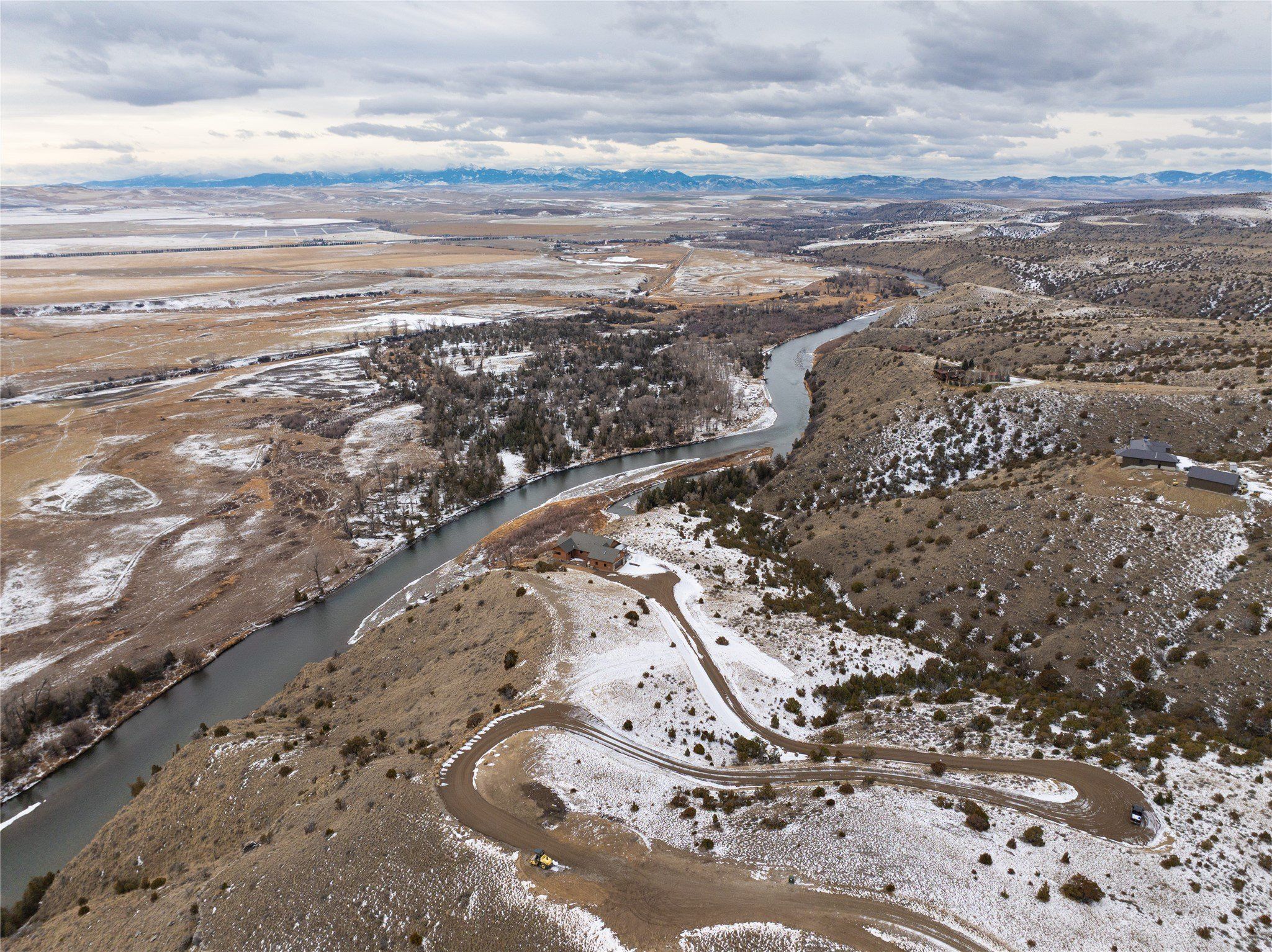 499 Saddle Ridge Road. Manhattan, MT 59741