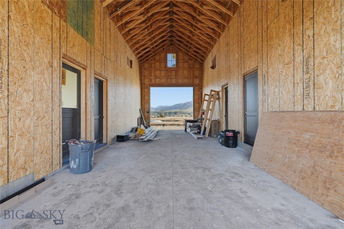 101 Painted Ridge. Bozeman, MT 59715