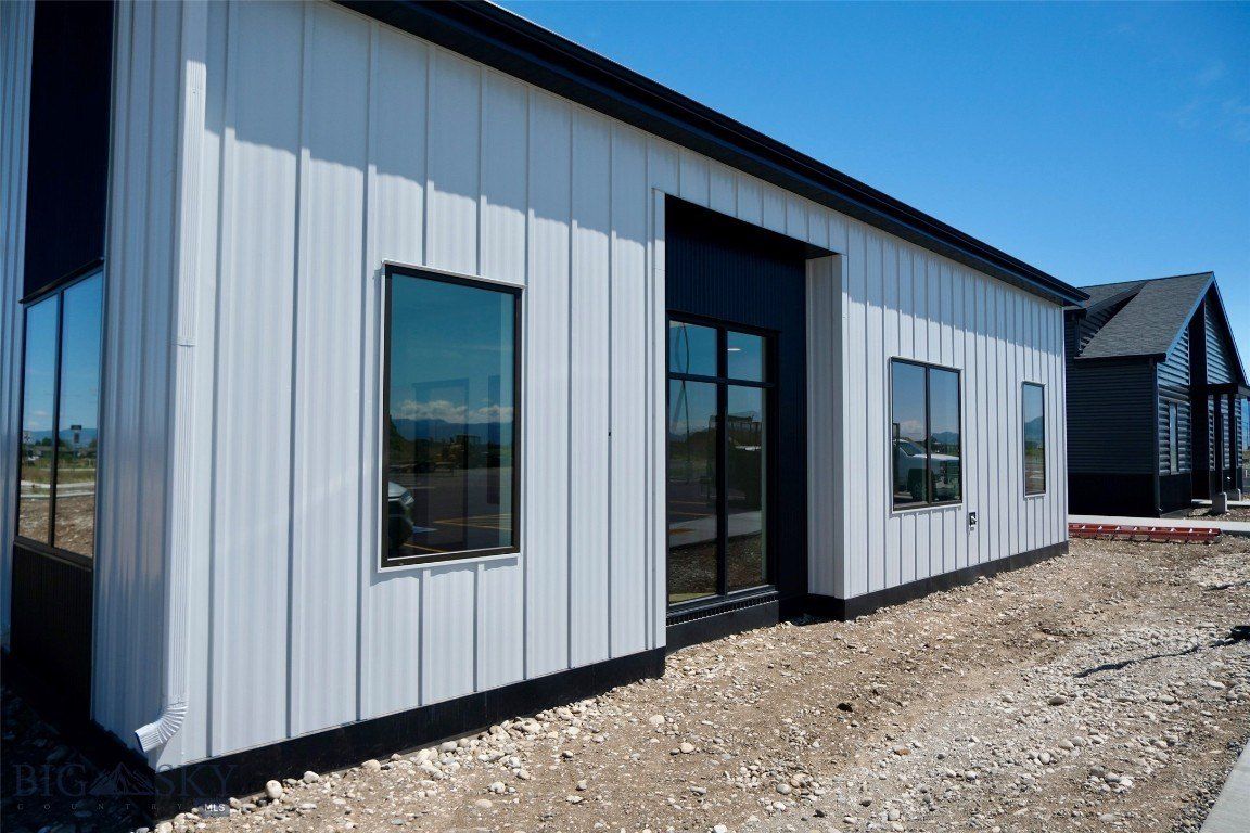 102 Wandering Way. Belgrade, MT 59714