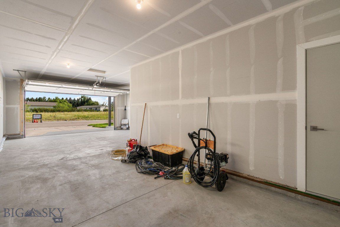 813 Spaniel Lane. Belgrade, MT 59714