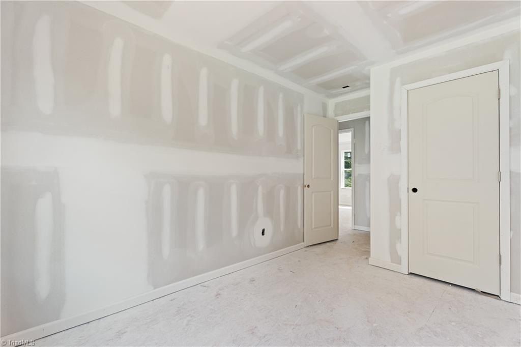 2033 E 14Th Street. Winston-Salem, NC 27105