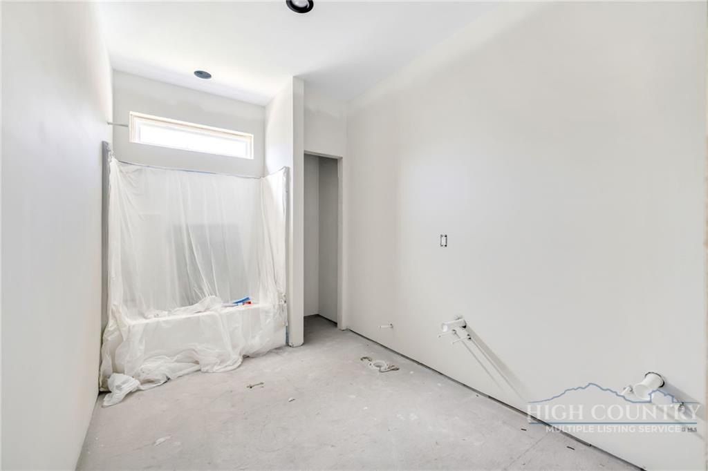 102 Faw Roland. Jefferson, NC 28640