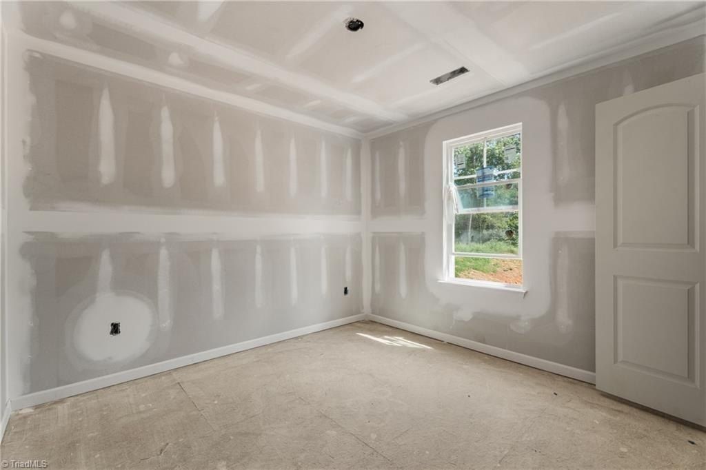 113 Barlow Circle. Winston-Salem, NC 27105