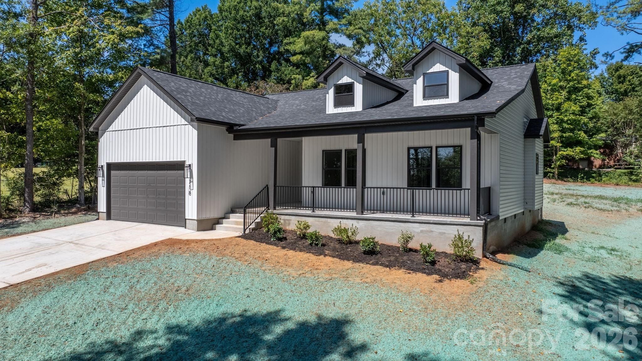 718 W 1St Street. Newton, NC 28658