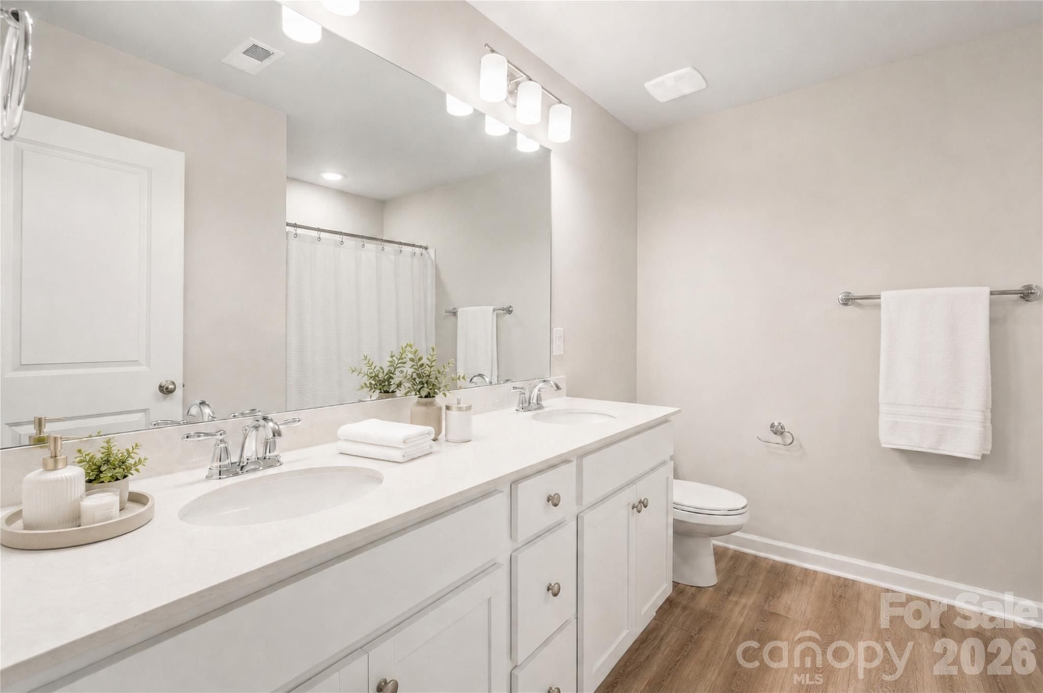 2239 Dardan Woods Drive. Charlotte, NC 28215