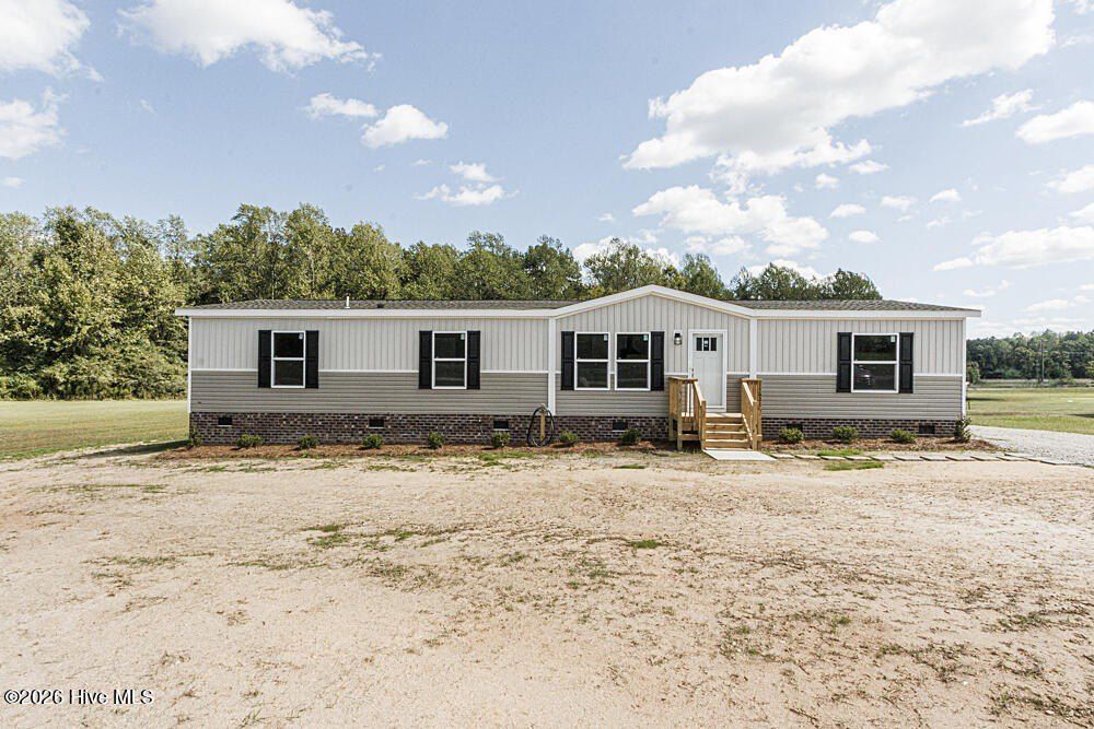 11621 Straight Gate Road. Whitakers, NC 27891