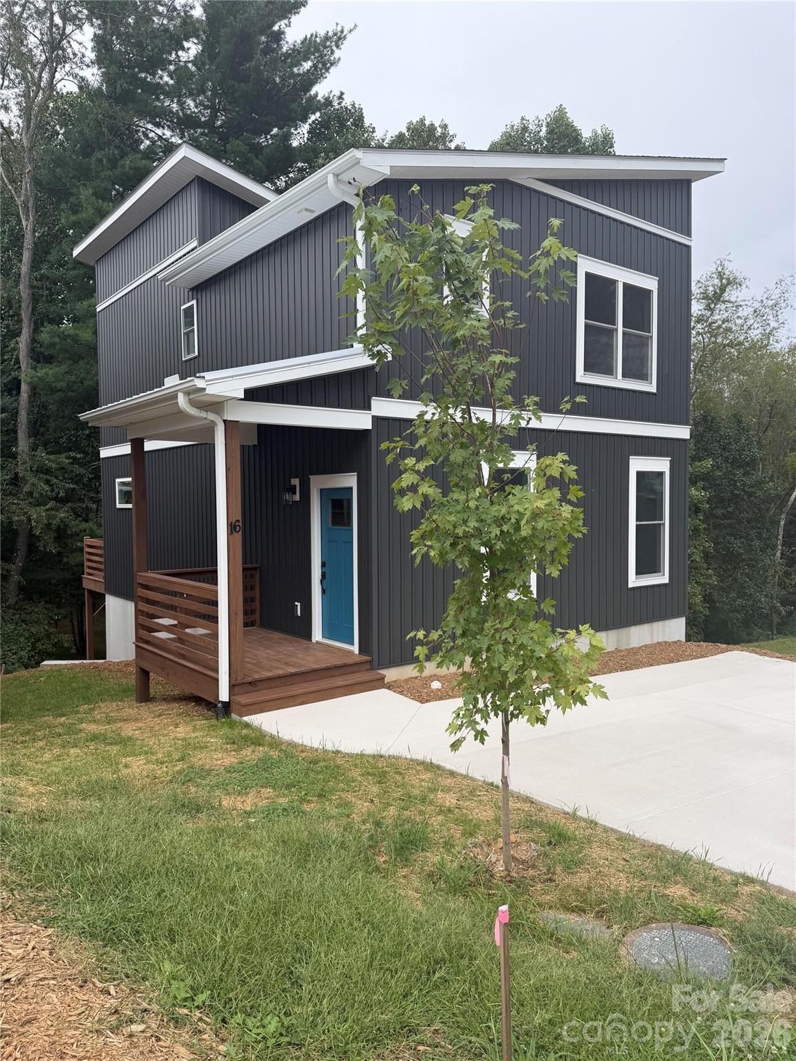 16 Escondido Drive. Asheville, NC 28806