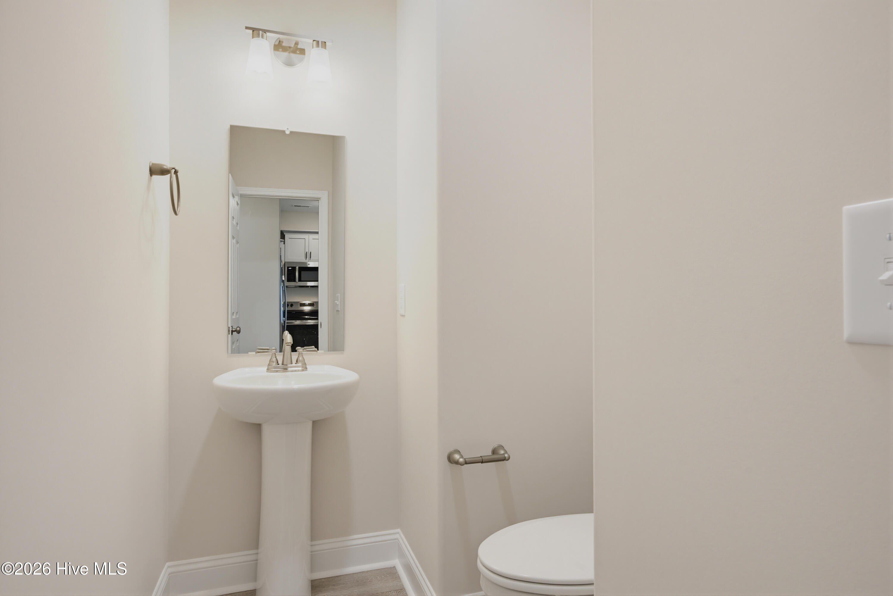 208 Sandpiper Place. Holly Ridge, NC 28445