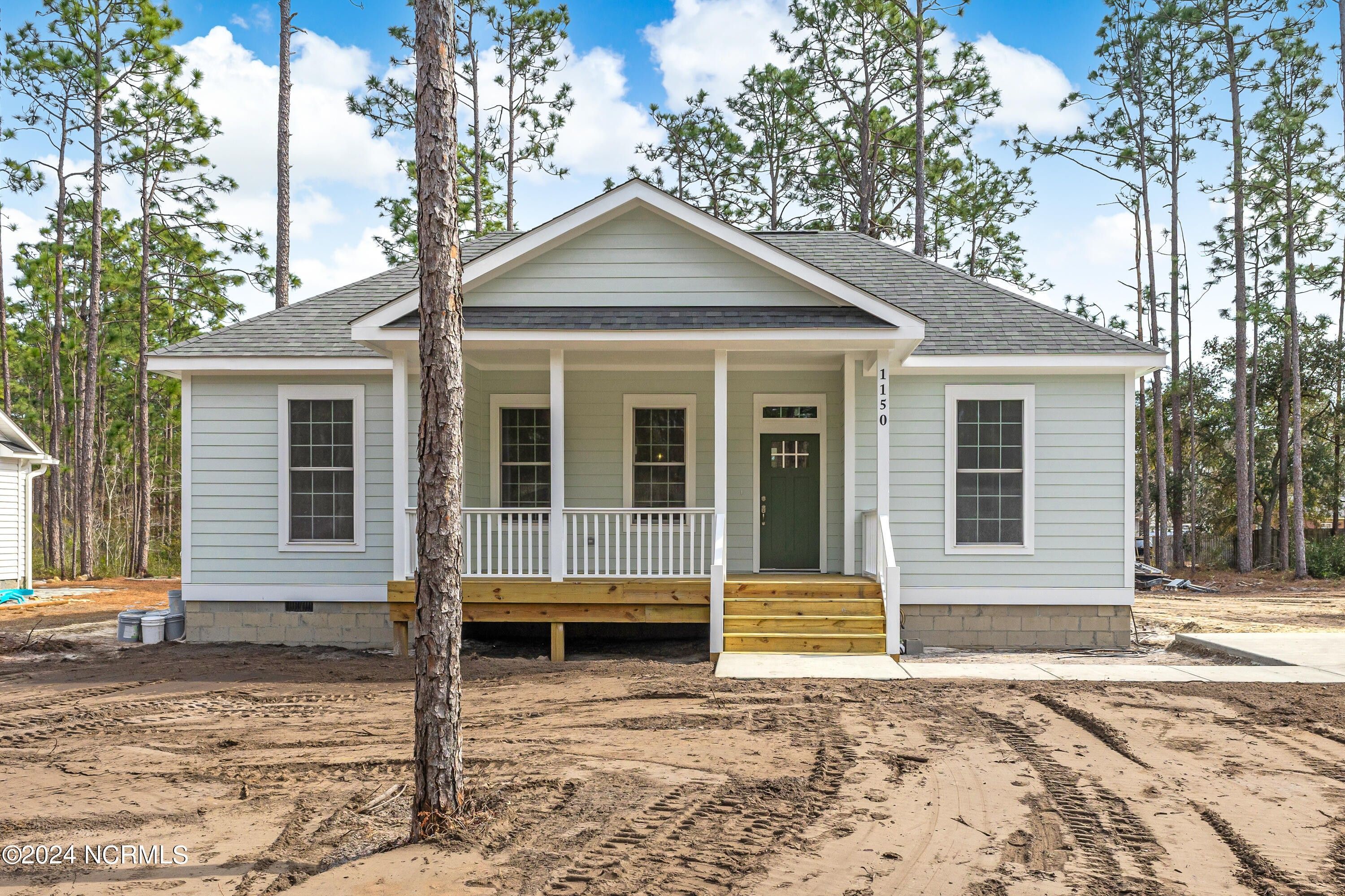 1150 Maple Road. Southport, NC 28461