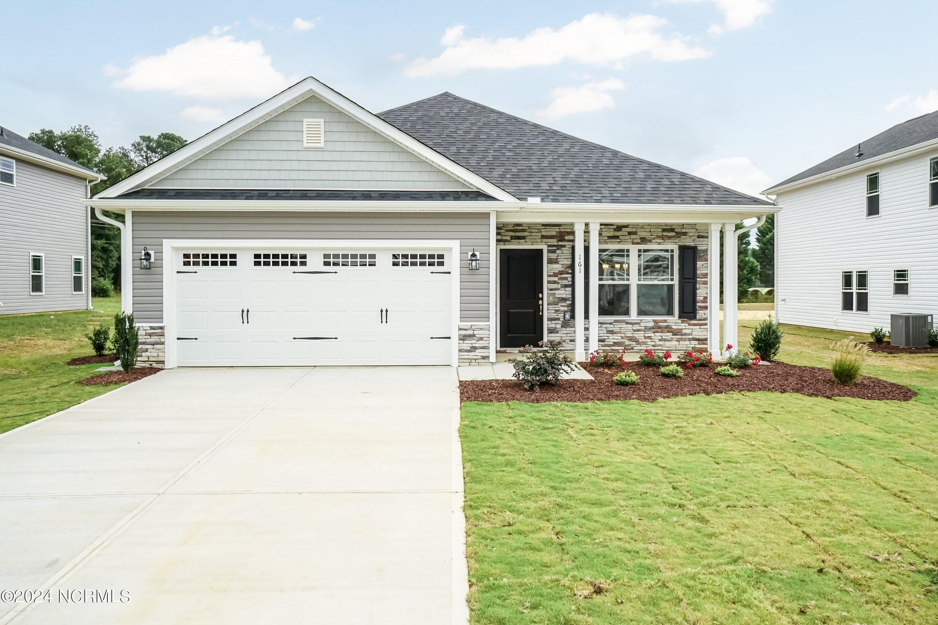 739 Greenwich Place. Richlands, NC 28574