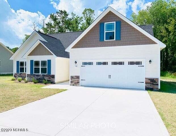 837 Cooke Drive. Hubert, NC 28539