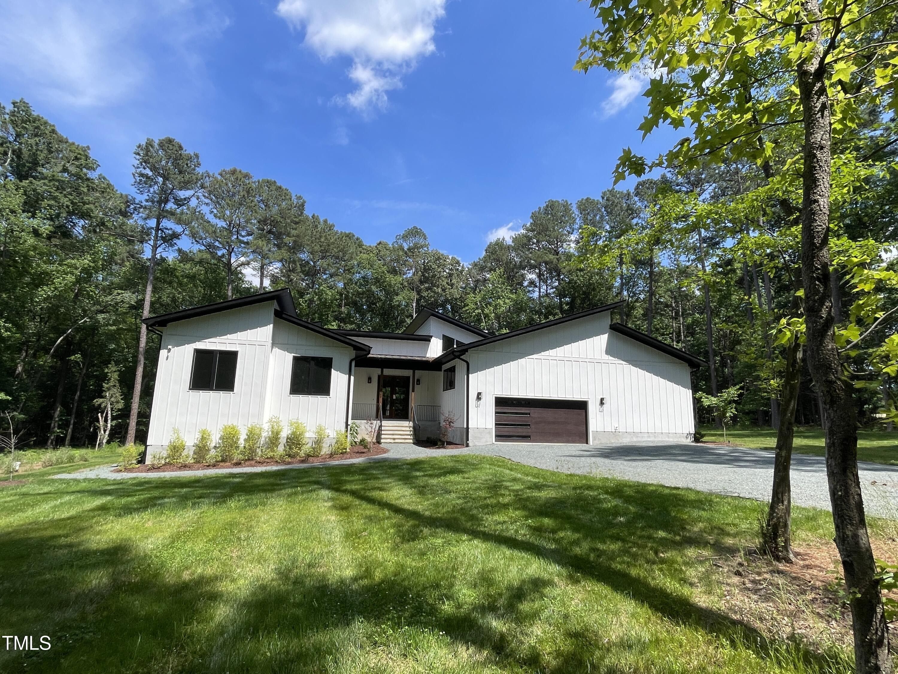 4628 Hibiscus Lane. Chapel Hill, NC 27516