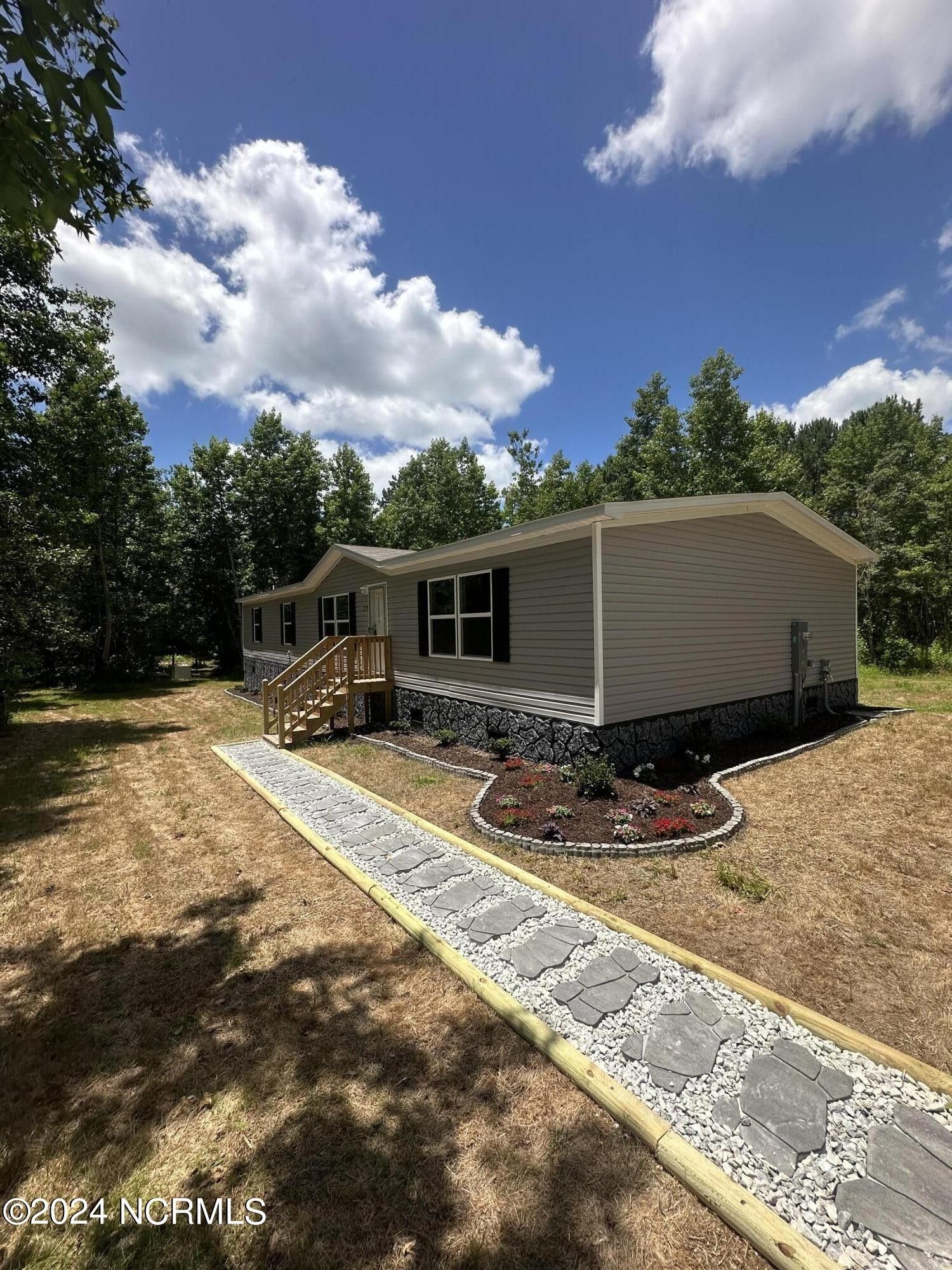 3299 Blueberry Road. Currie, NC 28435