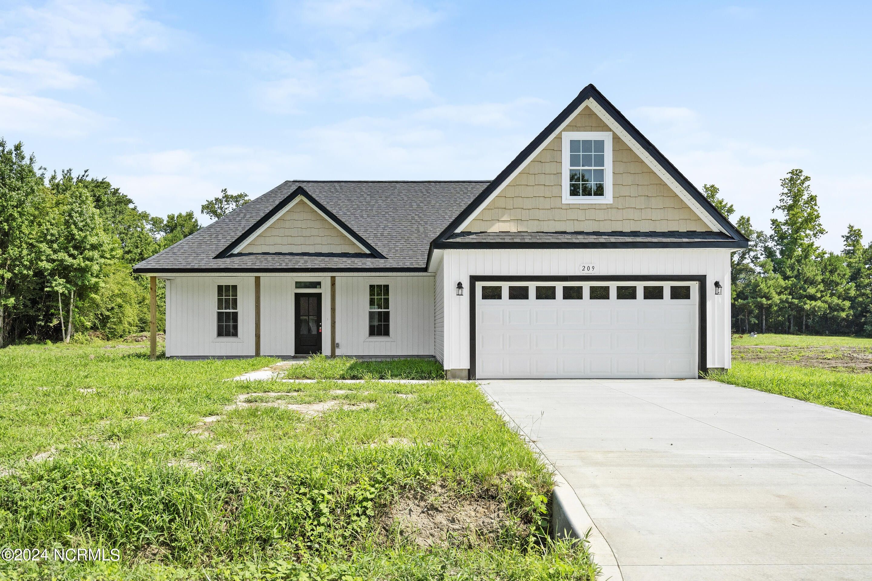 209 Deer Haven Drive. Richlands, NC 28574