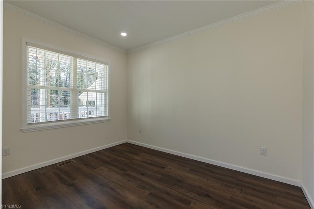 810 Dogwood Circle. High Point, NC 27260