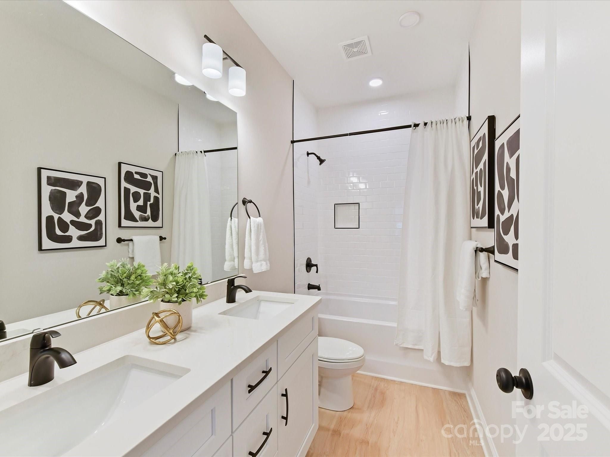 2615 Brentwood Place. Charlotte, NC 28208